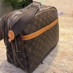 Louis Vuitton Monogram Reporter GM Shoulder Bag